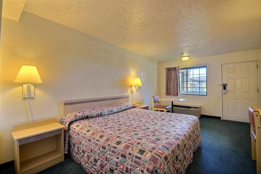 Days Inn By Wyndham Indianapolis South Екстериор снимка